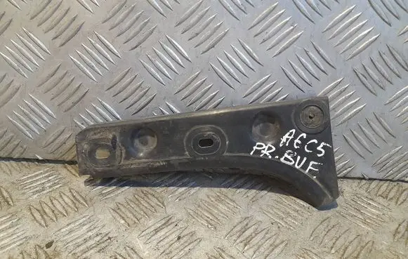 Audi A6 S6 C5 4B Front bumper mounting bracket 4B0807284