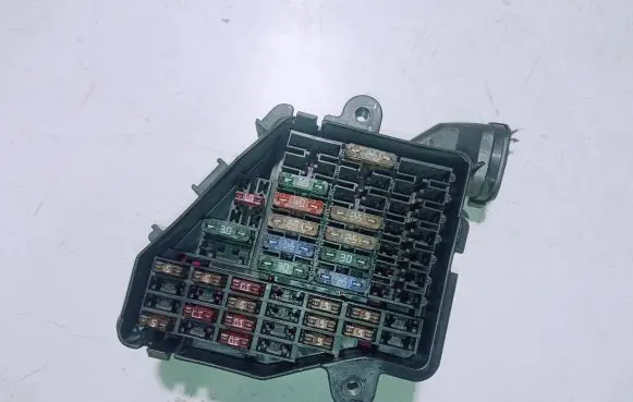 Audi A6 S6 C6 4F Fuse box set 04213225490