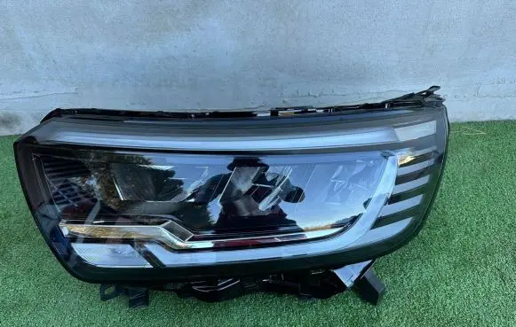 Renault Kangoo III Headlight/headlamp 260608525R