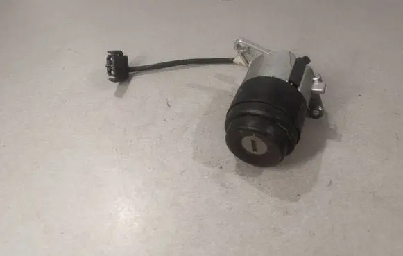 Audi A6 S6 C4 4A Tailgate exterior lock 