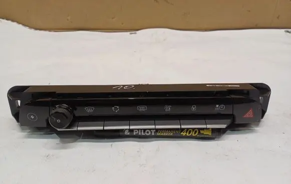 Citroen C5 Aircross Climate control unit 98332600xu