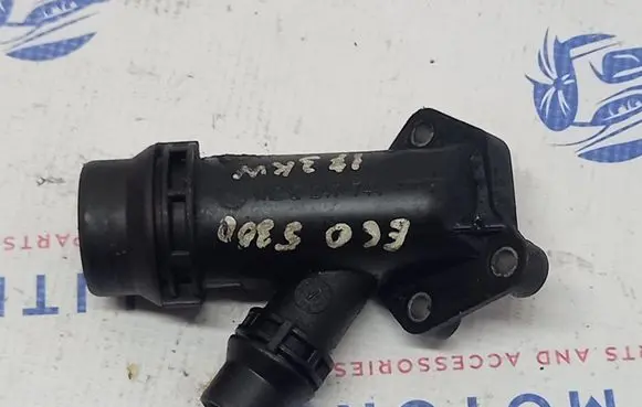 BMW 5 E60 E61 Engine coolant pipe/hose 8226621