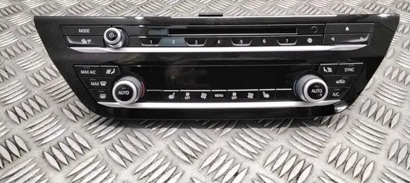 BMW 5 G30 G31 Climate control unit 6834435 G579907