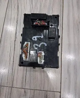 Renault Clio III Comfort/convenience module 8200343732