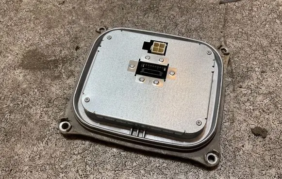 BMW X5 E70 Headlight ballast module Xenon 130732915301 10EEG071800 1200VDCC5VAC