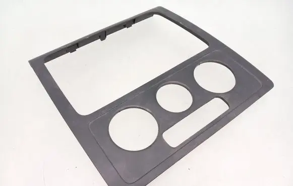 Radio/GPS head unit trim