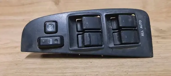 Toyota Avensis T250 Electric window control switch 54356022A