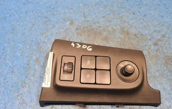 Peugeot 301 Mirror heating switch 