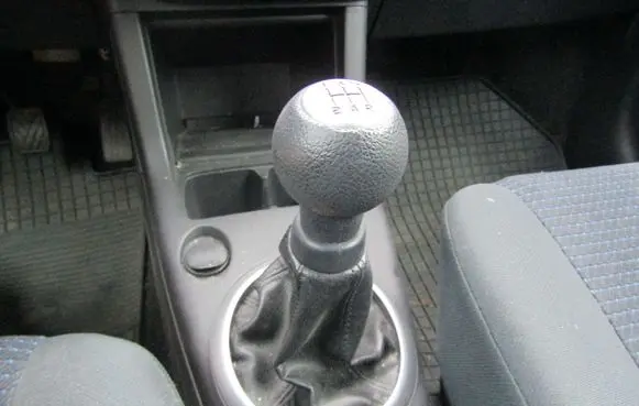 Suzuki Swift I Gear lever shifter trim leather/knob 