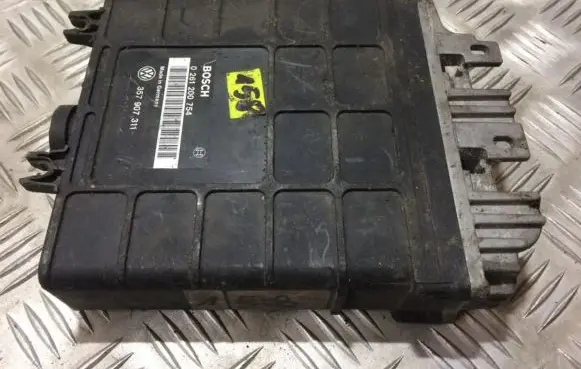 Volkswagen Golf II Engine control unit/module 0261200754 357907311