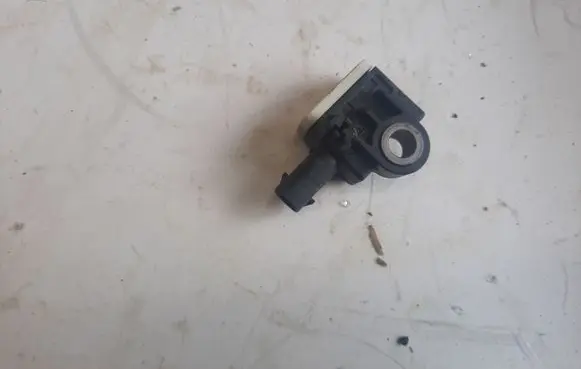 Mercedes-Benz CLA C117 X117 W117 Airbag deployment crash/impact sensor A1688210151