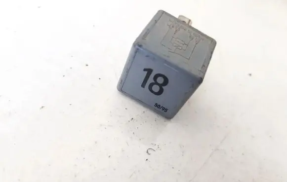 Volkswagen Golf III Other relay 191937503 v23134-j52-x228