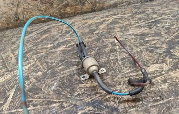 Mercedes-Benz SL R107 Vacuum valve 72033000 DB0197