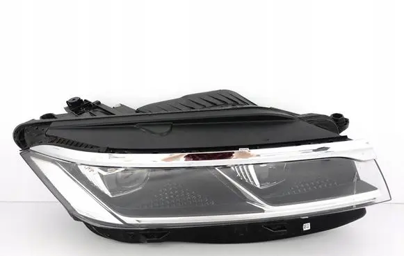 Volkswagen Touareg III Headlight/headlamp 761941036B