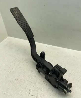 Chevrolet Captiva Accelerator throttle pedal 20905699 PA6GF30 JY12B250672