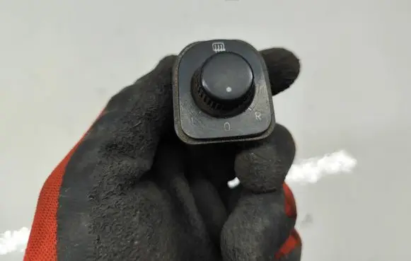 Volkswagen Golf V Wing mirror switch 1K0959565H