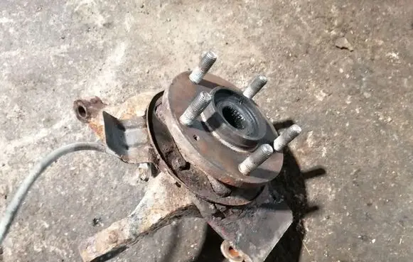 KIA Ceed Front wheel hub