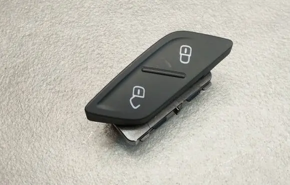 Volkswagen Touran III Central locking switch button 5TA962125