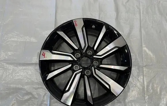 Suzuki SX4 S-Cross R17 alloy rim 