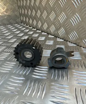 Audi Q3 8U Fuel pump gear (pulley) 04L130277 04L130101