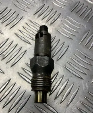 Renault Megane I Fuel injector 6735401D
