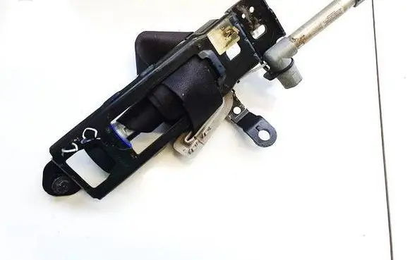 Rear seatbelt