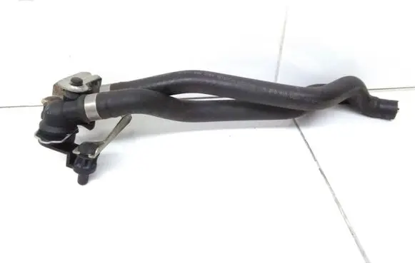 Mercedes-Benz E W210 Engine coolant pipe/hose 2108300024