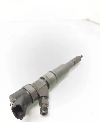 BMW 5 E39 Fuel injector 7785984 0445110047