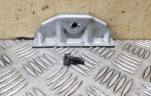 Volvo XC90 Battery bracket 