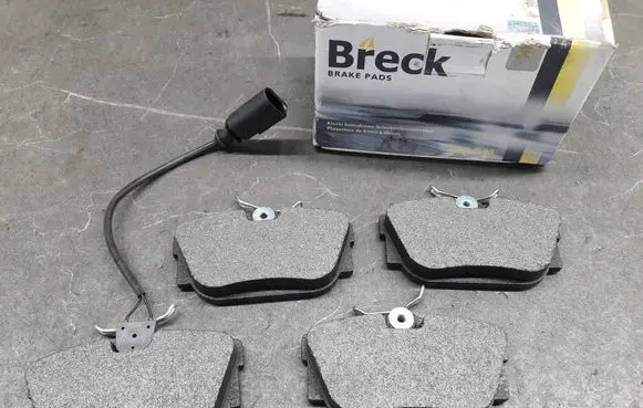 Volkswagen Multivan T4 Brake pads (rear) 23224