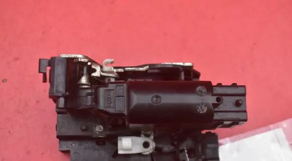 Dacia Dokker Front door lock