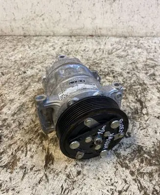 Renault Kadjar Air conditioning (A/C) compressor (pump) 8fk351006