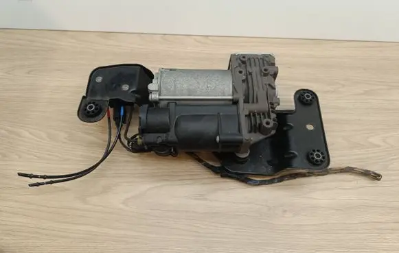 BMW X5 E70 Air suspension compressor/pump 873940 A1645Q02 11012013