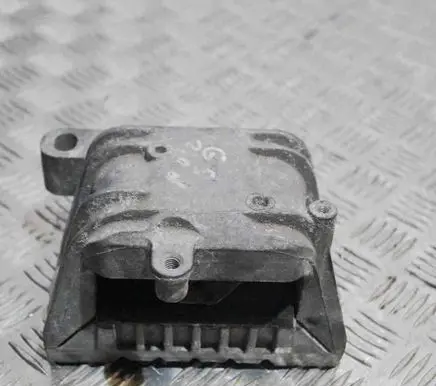 Volkswagen Jetta V Engine mount bracket 1K0199262BA