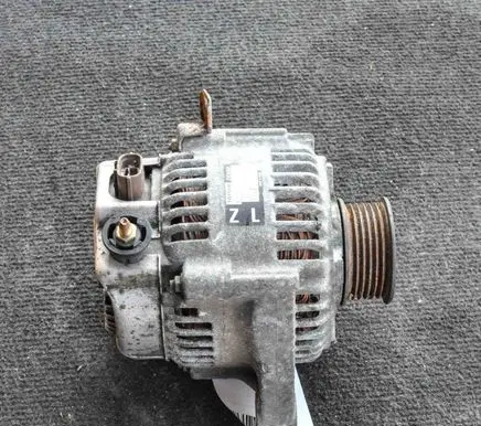 Toyota Corolla Verso E121 Generator/alternator 2706022100