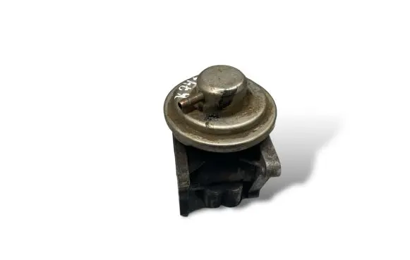 Skoda Octavia Mk2 (1Z) EGR valve 038129637D