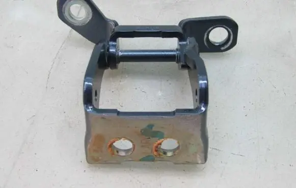 Honda CR-V Rear door upper hinge