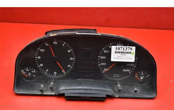 Audi 80 90 B3 Speedometer (instrument cluster) 8A0919033CA