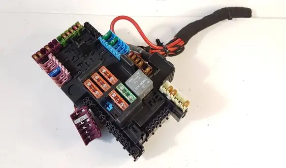 Mercedes-Benz C W205 Fuse module A2059068501 529881F07