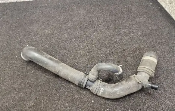 Land Rover Range Rover Sport L494 Engine coolant pipe/hose HPLA8286DA