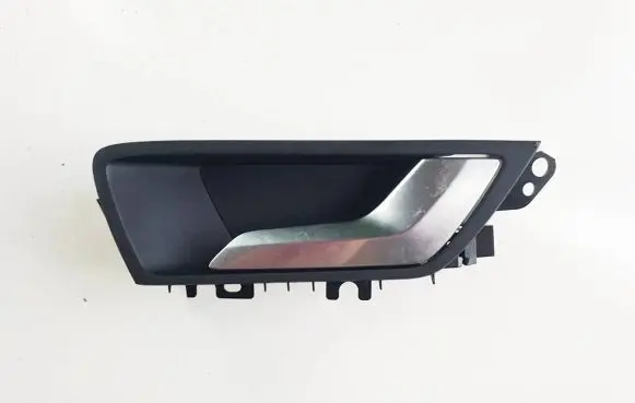 Ford Focus Front door interior handle 
