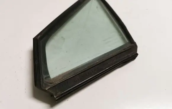 Subaru Outback (BS) Front door vent window glass four-door 61284AL01A