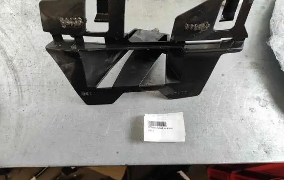 Volvo XC60 Front bumper mounting bracket 30796166