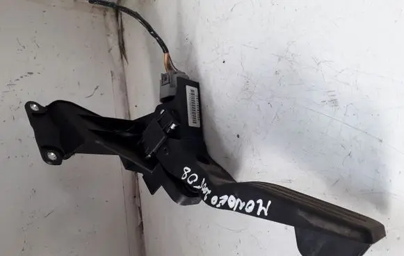 Ford Mondeo Mk III Accelerator throttle pedal
