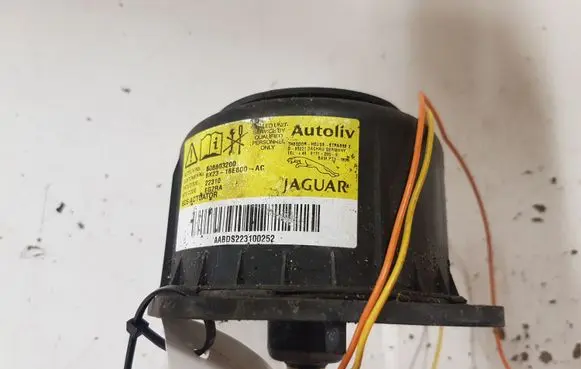 Jaguar XF X250 Pedestrian airbag 608803200
