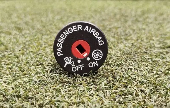 Passenger airbag on/off switch