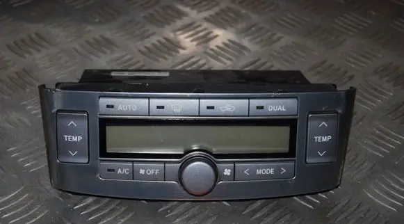 Toyota Avensis T250 Climate control unit 5590005271