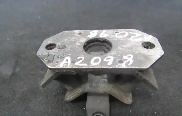 Suzuki Grand Vitara I Engine mount bracket 1J5035F 1J-5035F