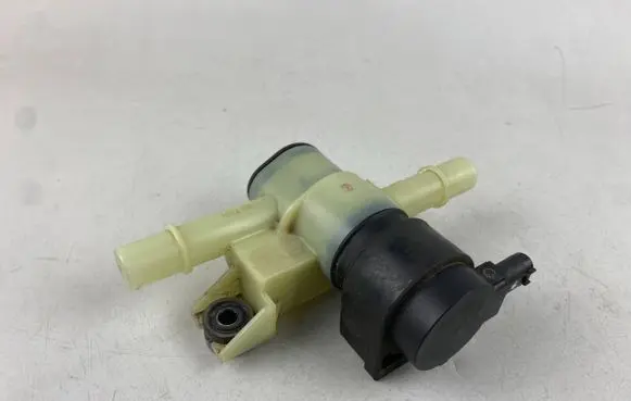 Skoda Superb B8 (3V) Fuel pressure regulator 5QF201549A