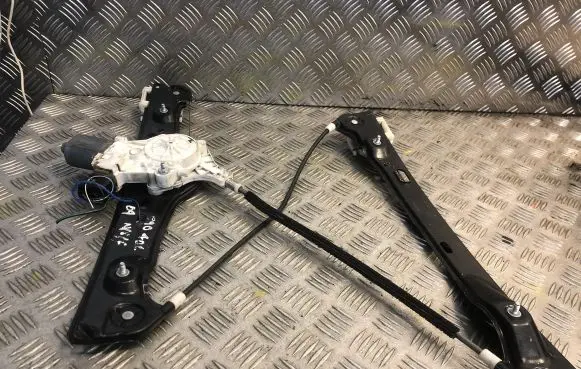 BMW 3 E90 E91 Front door electric window regulator 7060265